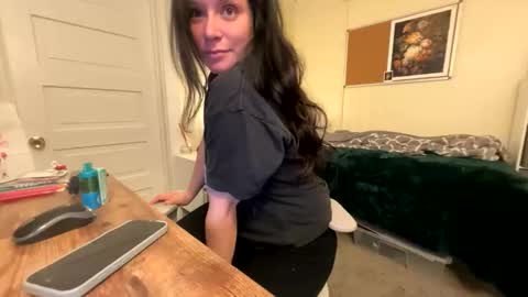 PeachyObsession online show from March 27, 2:39 am