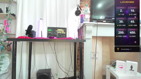 Help me to reach 200 thumbs up  online show from December 27, 12:01 pm