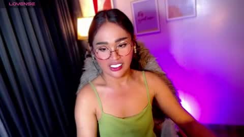 Snapshot of peakaboo_xx chatting on June 10, 9:41 am Angel Creamdensada online show from June 10, 9:41 am