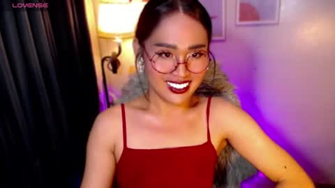 Snapshot of peakaboo_xx chatting on June 10, 9:46 pm Angel Creamdensada online show from June 10, 9:46 pm