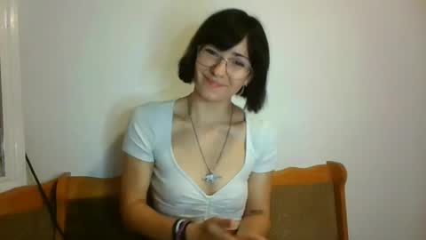 Snapshot of pearlgirl2006 chatting on July 19, 6:44 pm pearlgirl2006 online show from July 19, 6:44 pm