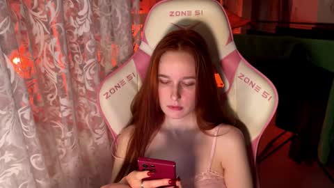 Snapshot of pearlprincess_ chatting on September 10, 7:36 pm Adelina online show from September 10, 7:36 pm