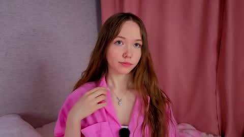 Snapshot of pearly_peach_ chatting on April 26, 6:16 pm pearly_peach_ online show from April 26, 6:16 pm