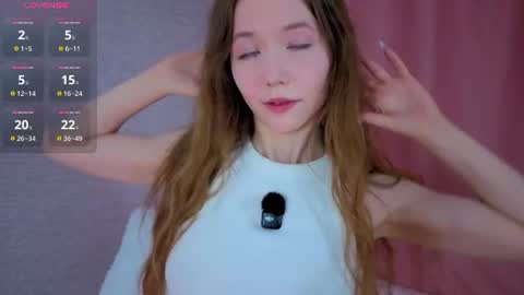 pearly_peach_ online show from July 10, 12:04 am