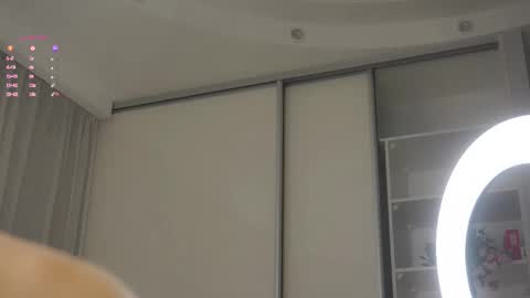 Snapshot of pebee chatting on March 20, 1:10 am Lily online show from March 20, 1:10 am