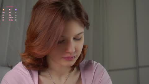 Snapshot of pebee chatting on March 29, 1:16 am Lily online show from March 29, 1:16 am