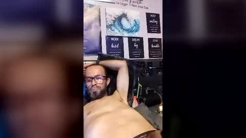 Snapshot of pedrocoelhopio chatting on June 13, 10:40 pm pedrocoelhopio online show from June 13, 10:40 pm