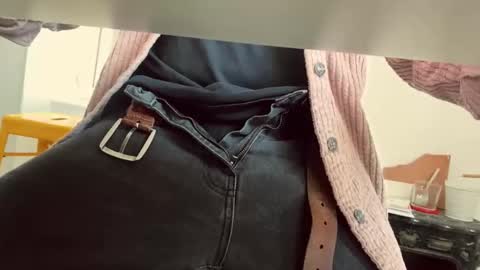 Snapshot of pedroserrano2000 chatting on February 25, 1:21 pm PedrOO OO online show from February 25, 1:21 pm