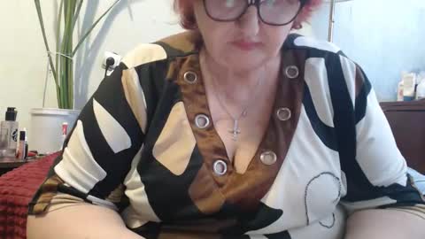 Snapshot of peggysoft chatting on April 12, 2:11 pm PeggySoft online show from April 12, 2:11 pm