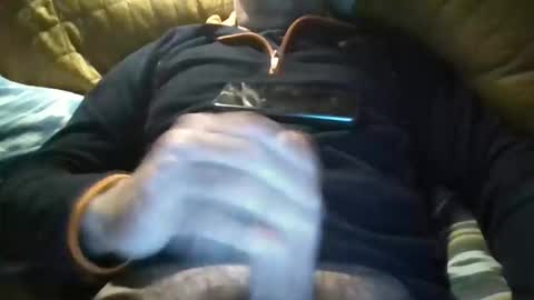 Snapshot of pegme80 chatting on April 1, 6:16 pm pegme80 online show from April 1, 6:16 pm