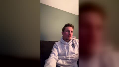 Snapshot of pegmyazz81 chatting on March 9, 1:42 am pegmyazz81 online show from March 9, 1:42 am