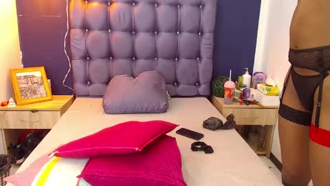 Peiton  online show from January 18, 7:04 pm