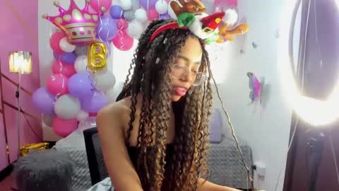 peneelopeecute online show from December 13, 8:47 pm