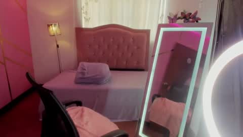 peneelopeecute online show from March 9, 9:03 pm