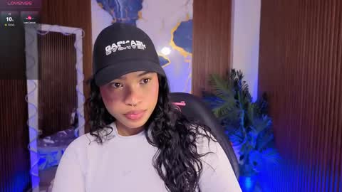 Snapshot of penelope_tay chatting on June 7, 2:59 am penelope online show from June 7, 2:59 am