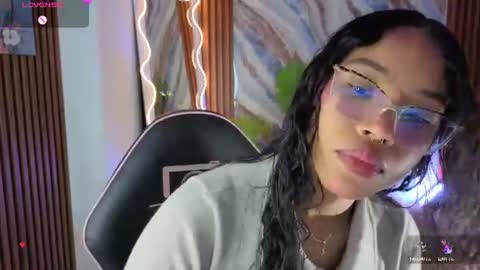 Snapshot of penelope_tay chatting on June 11, 3:26 am penelope online show from June 11, 3:26 am