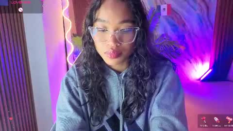 Snapshot of penelope_tay chatting on July 2, 3:23 am penelope online show from July 2, 3:23 am