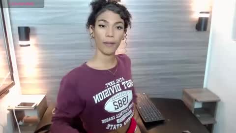 Penelopee Rouse online show from November 9, 7:34 pm