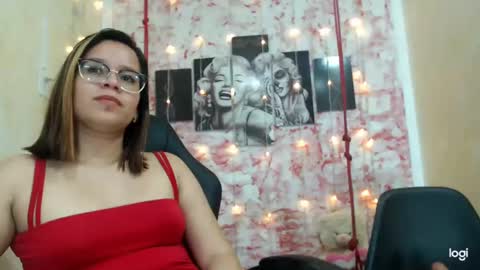 Snapshot of penelopeheart3 chatting on February 27, 5:45 am penelopeheart3 online show from February 27, 5:45 am