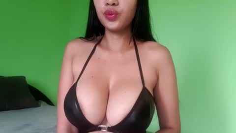 The Queen of deepthroat in this room all your dreams come true xx online show from December 31, 2:40 am