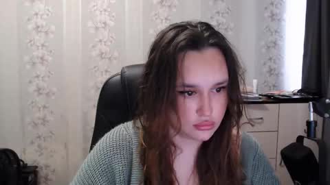  Mia  online show from September 12, 5:29 am