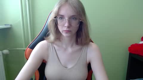 Snapshot of penny_lust chatting on February 20, 7:32 am Penny online show from February 20, 7:32 am