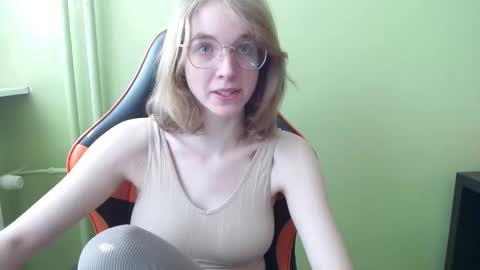 Snapshot of penny_lust chatting on March 4, 7:36 am Penny online show from March 4, 7:36 am