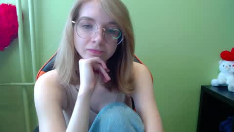 Snapshot of penny_lust chatting on March 25, 7:36 am Penny online show from March 25, 7:36 am