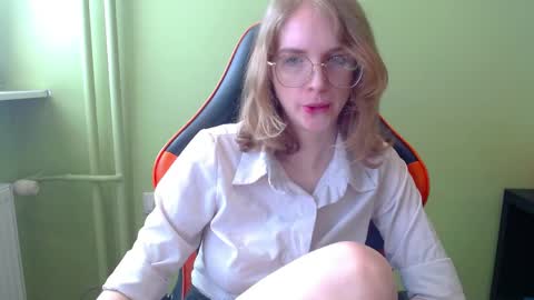 Snapshot of penny_lust chatting on April 11, 7:56 am Penny online show from April 11, 7:56 am