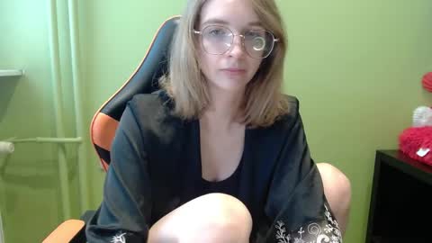 Snapshot of penny_lust chatting on April 19, 8:24 am Penny online show from April 19, 8:24 am