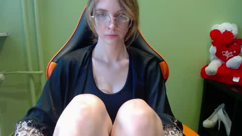 Snapshot of penny_lust chatting on April 20, 6:38 am Penny online show from April 20, 6:38 am