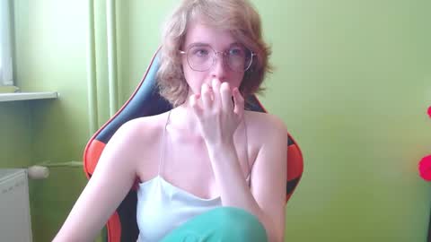 Snapshot of penny_lust chatting on April 28, 6:40 am Penny online show from April 28, 6:40 am