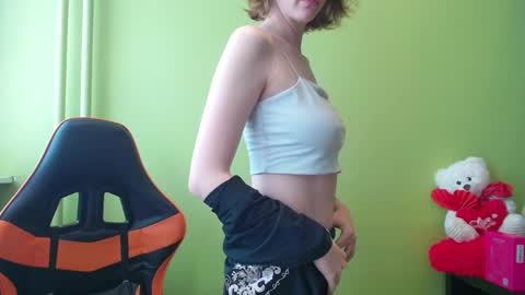 Snapshot of penny_lust chatting on April 30, 6:42 am Penny online show from April 30, 6:42 am