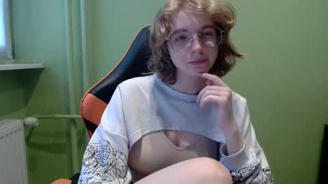 Snapshot of penny_lust chatting on May 6, 6:30 am Penny online show from May 6, 6:30 am