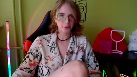 Snapshot of penny_lust chatting on June 8, 4:40 pm Penny online show from June 8, 4:40 pm