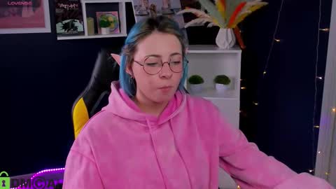 Snapshot of penny_stanley chatting on October 24, 2:30 am penny online show from October 24, 2:30 am