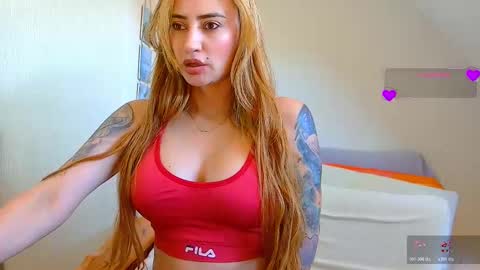 Snapshot of pennyy__ chatting on March 22, 10:29 am Hi Im Penelope better vibrations 1111 online show from March 22, 10:29 am