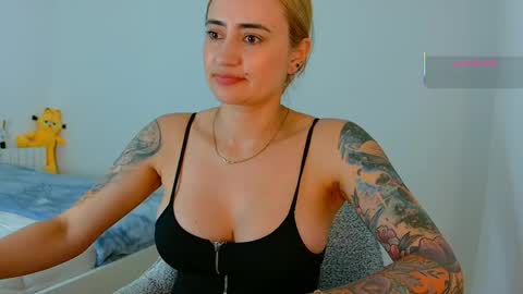 Hi Im Penelope  better vibrations  1111 online show from June 2, 10:01 pm