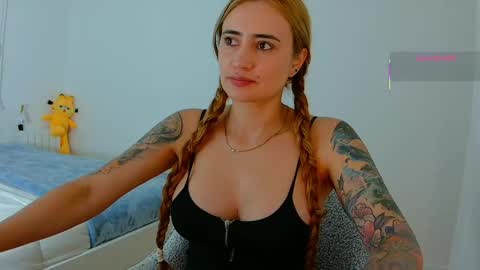 Hi Im Penelope  better vibrations  1111 online show from June 3, 10:07 am