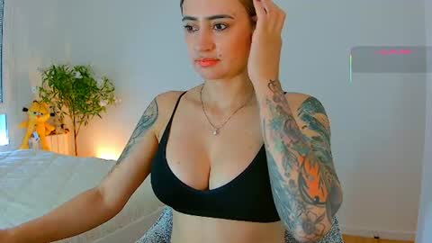 Hi Im Penelope  better vibrations  1111 online show from June 15, 9:33 am