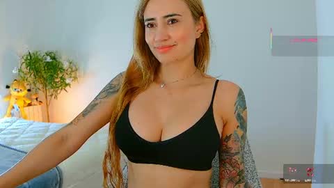 Hi Im Penelope  better vibrations  1111 online show from June 16, 12:19 pm