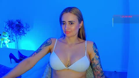 Hi Im Penelope  better vibrations  1111 online show from June 19, 8:45 pm