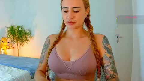 Hi Im Penelope  better vibrations  1111 online show from July 9, 10:14 pm