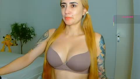 Hi Im Penelope  better vibrations  1111 online show from July 15, 9:31 pm