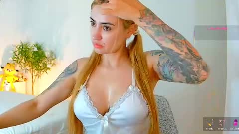 Hi Im Penelope  better vibrations  1111 online show from July 16, 9:37 am