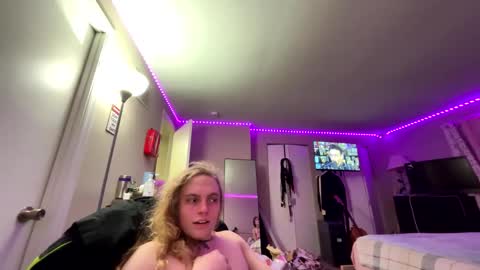 Snapshot of penutbuttajelllytime chatting on March 16, 1:55 am Penutbuttajelllytime online show from March 16, 1:55 am