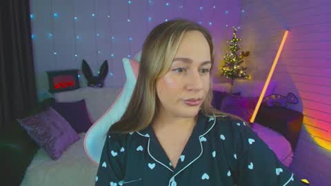 Snapshot of pepper_cat chatting on December 25, 11:42 pm Dia online show from December 25, 11:42 pm