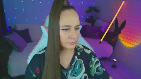 Dia  online show from September 24, 9:07 pm