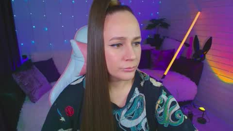 Dia  online show from October 17, 8:55 pm