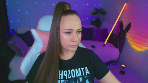 Dia  online show from October 21, 7:25 pm